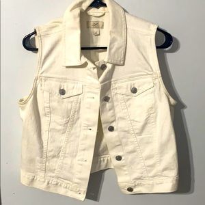 White denim vest